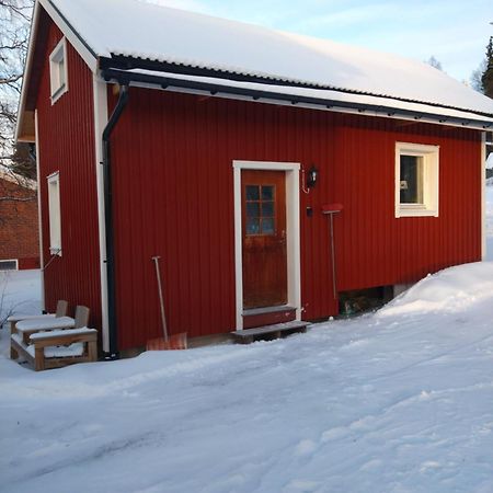 Nyrenoverad Charmig Gaeststuga Med Sovloft I Jaerpen Jarpen Extérieur photo